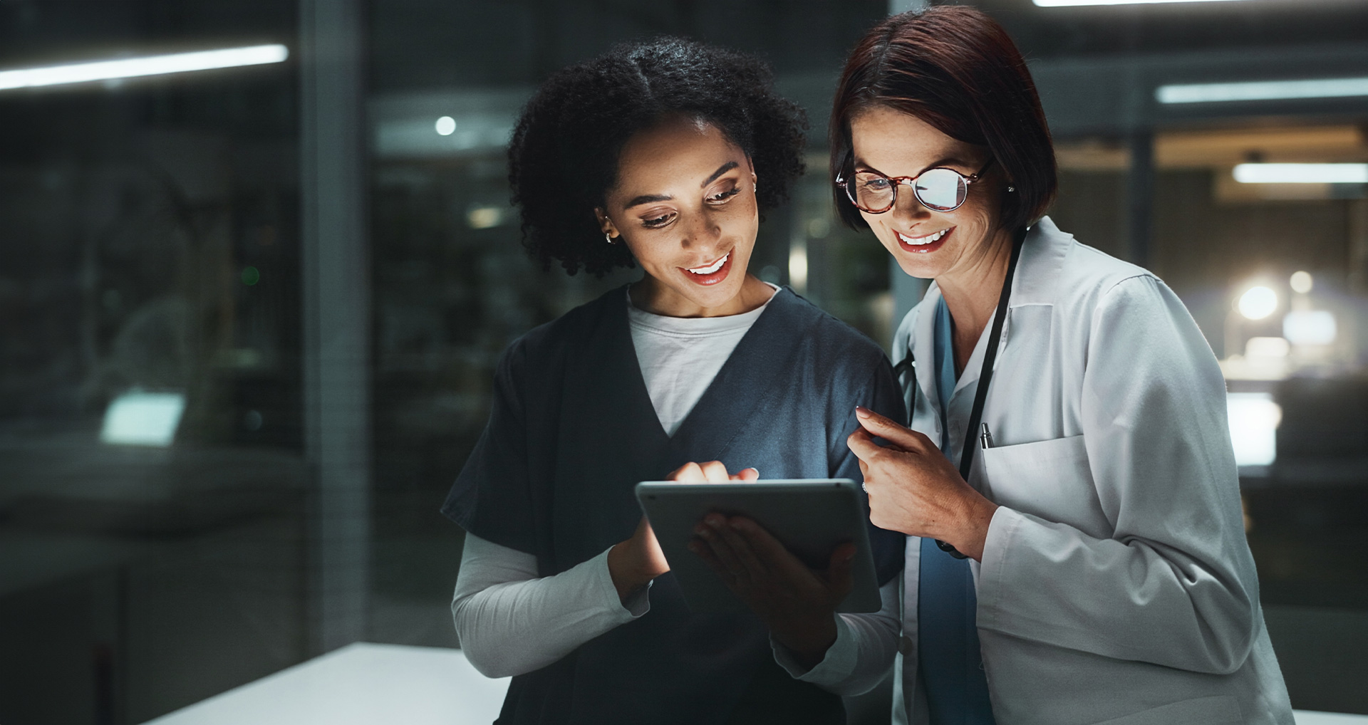 doctors and surgeons talking